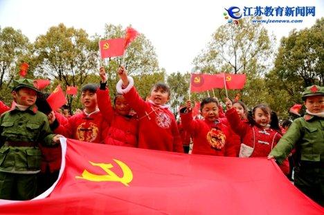 直行和右转弯车辆碰了是谁的责任游戏画面